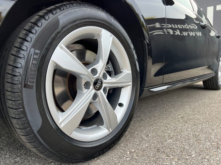 Abbildung Fahrzeugdetailansicht Audi A4 - Nr. 37