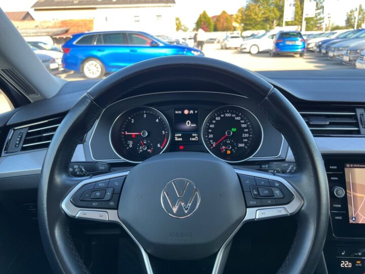 Abbildung Fahrzeugdetailansicht Volkswagen Passat Variant - Nr. 15