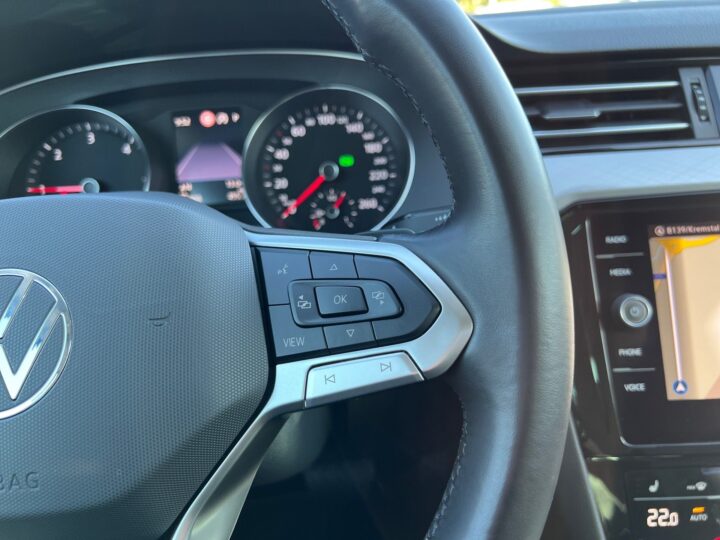 Abbildung Fahrzeugdetailansicht Volkswagen Passat Variant - Nr. 39
