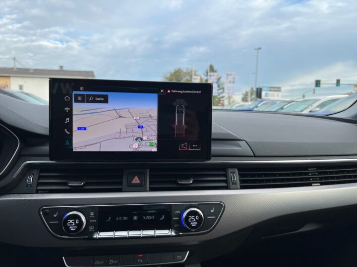 Abbildung Fahrzeugdetailansicht Audi A4 - Nr. 26
