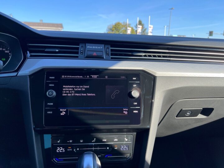 Abbildung Fahrzeugdetailansicht Volkswagen Passat Variant - Nr. 21