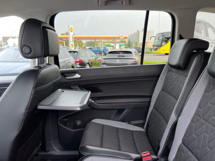 Abbildung Fahrzeugdetailansicht Volkswagen Touran - Nr. 32