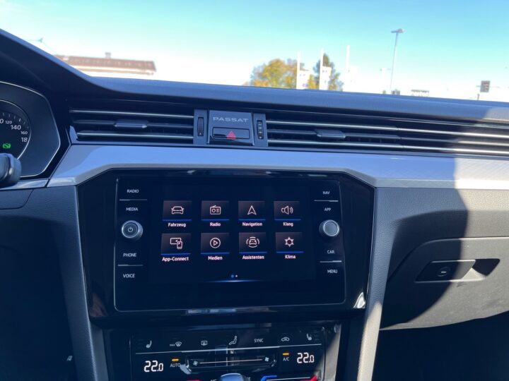 Abbildung Fahrzeugdetailansicht Volkswagen Passat Variant - Nr. 18