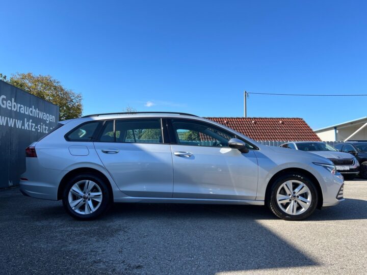 Abbildung Fahrzeugdetailansicht Volkswagen Golf Variant - Nr. 1