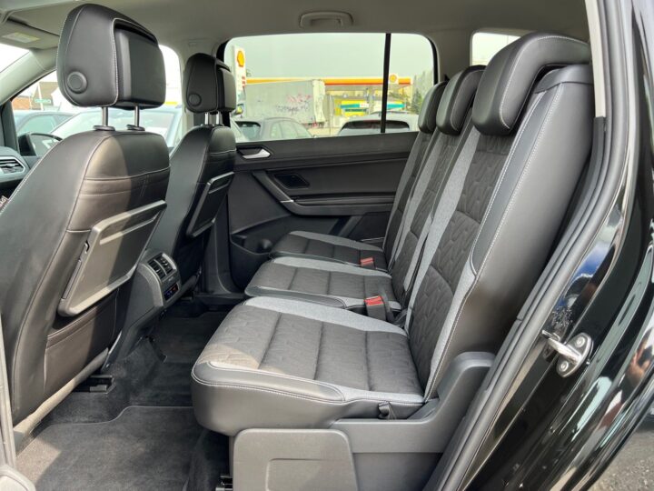 Abbildung Fahrzeugdetailansicht Volkswagen Touran - Nr. 13