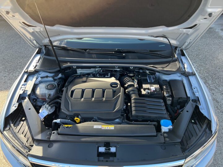 Abbildung Fahrzeugdetailansicht Volkswagen Passat Variant - Nr. 35