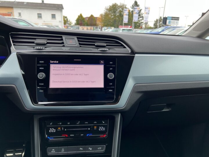 Abbildung Fahrzeugdetailansicht Volkswagen Touran - Nr. 27