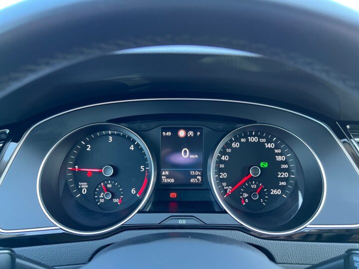 Abbildung Fahrzeugdetailansicht Volkswagen Passat Variant - Nr. 16