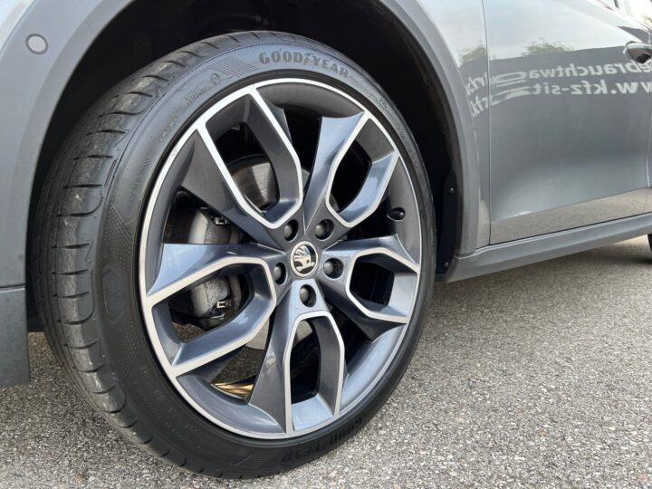Abbildung Fahrzeugdetailansicht Skoda Octavia - Nr. 37