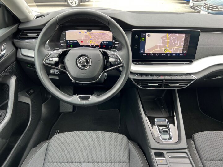 Abbildung Fahrzeugdetailansicht Skoda Octavia - Nr. 10