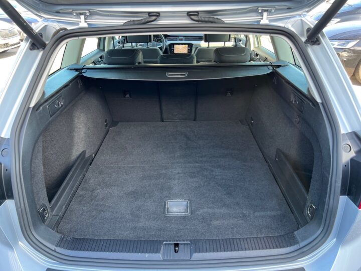 Abbildung Fahrzeugdetailansicht Volkswagen Passat Variant - Nr. 14