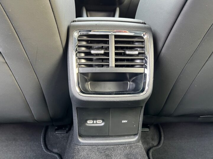 Abbildung Fahrzeugdetailansicht Skoda Octavia - Nr. 33