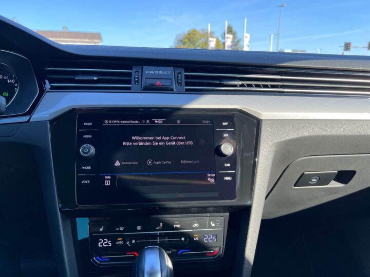 Abbildung Fahrzeugdetailansicht Volkswagen Passat Variant - Nr. 22