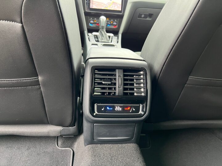 Abbildung Fahrzeugdetailansicht Volkswagen Arteon - Nr. 33