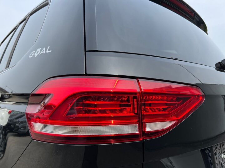 Abbildung Fahrzeugdetailansicht Volkswagen Touran - Nr. 38