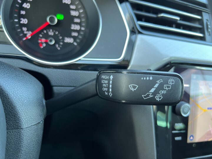 Abbildung Fahrzeugdetailansicht Volkswagen Passat Variant - Nr. 43