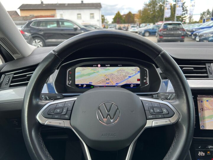 Abbildung Fahrzeugdetailansicht Volkswagen Passat Variant - Nr. 15