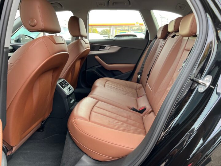 Abbildung Fahrzeugdetailansicht Audi A4 - Nr. 13