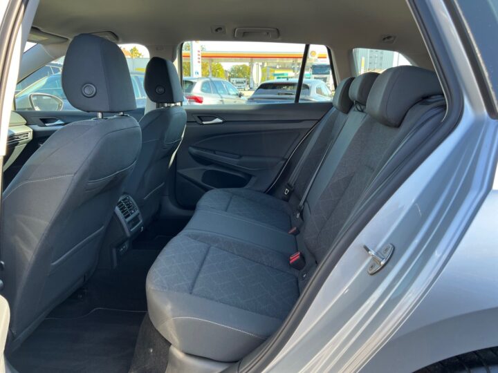 Abbildung Fahrzeugdetailansicht Volkswagen Golf Variant - Nr. 13