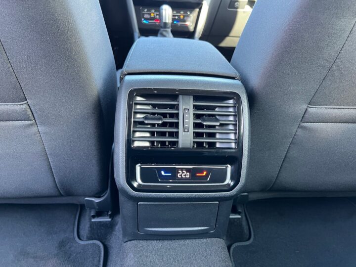 Abbildung Fahrzeugdetailansicht Volkswagen Passat Variant - Nr. 33
