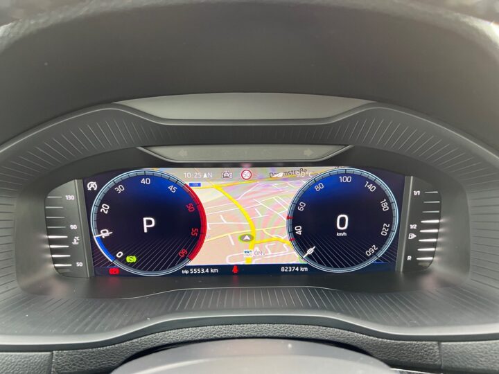 Abbildung Fahrzeugdetailansicht Skoda Karoq - Nr. 17