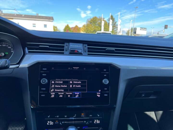 Abbildung Fahrzeugdetailansicht Volkswagen Passat Variant - Nr. 20