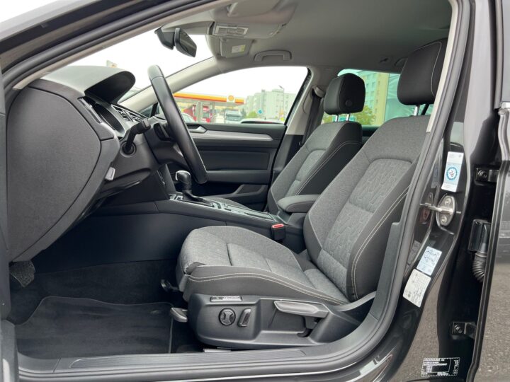 Abbildung Fahrzeugdetailansicht Volkswagen Passat Variant - Nr. 12