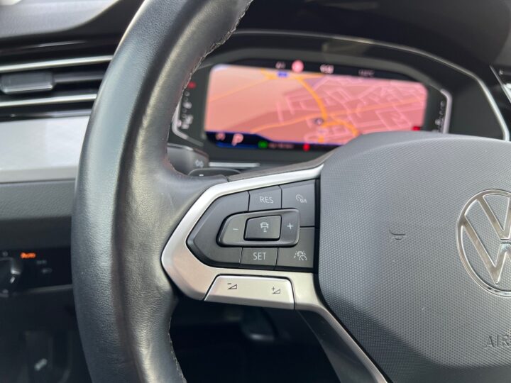 Abbildung Fahrzeugdetailansicht Volkswagen Passat Variant - Nr. 40