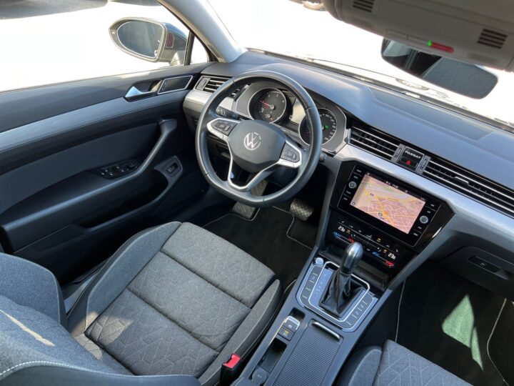 Abbildung Fahrzeugdetailansicht Volkswagen Passat Variant - Nr. 11