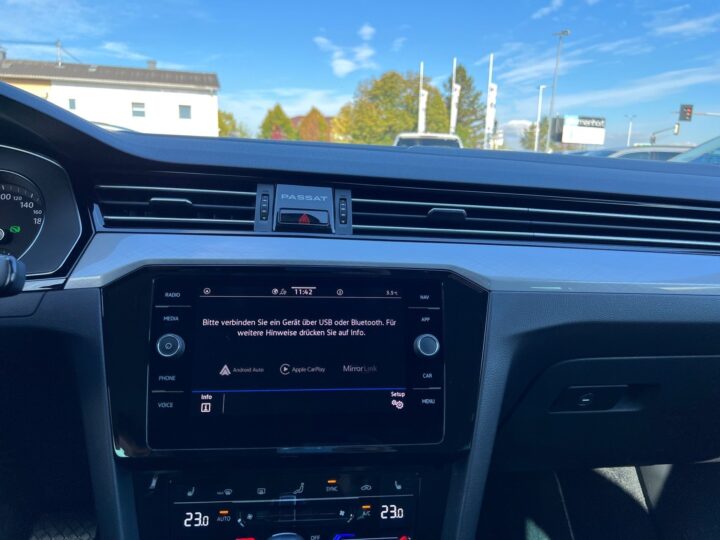 Abbildung Fahrzeugdetailansicht Volkswagen Passat Variant - Nr. 21
