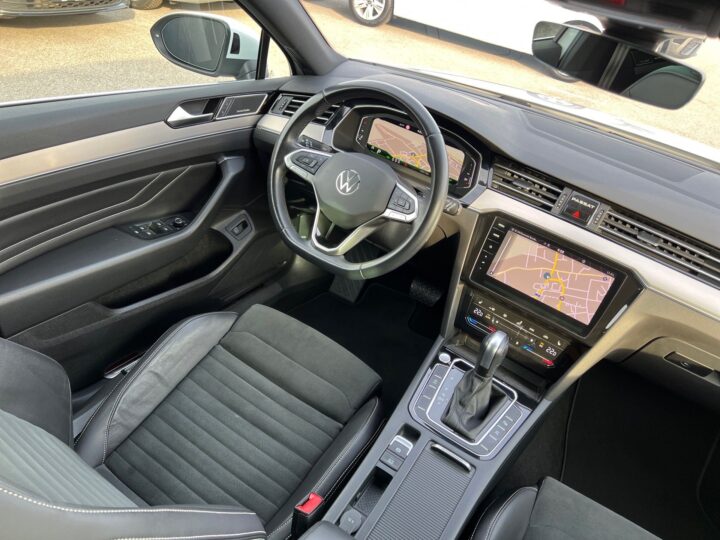 Abbildung Fahrzeugdetailansicht Volkswagen Passat Variant - Nr. 11
