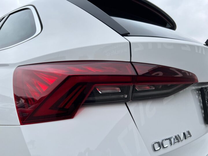Abbildung Fahrzeugdetailansicht Skoda Octavia - Nr. 38