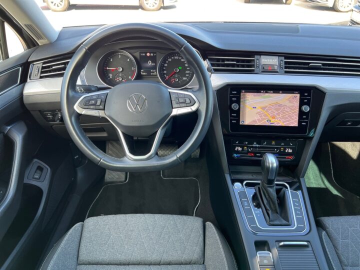 Abbildung Fahrzeugdetailansicht Volkswagen Passat Variant - Nr. 10