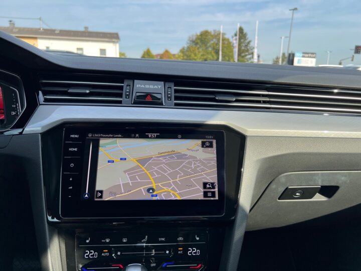 Abbildung Fahrzeugdetailansicht Volkswagen Passat Variant - Nr. 25