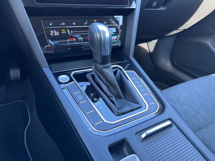 Abbildung Fahrzeugdetailansicht Volkswagen Passat Variant - Nr. 28