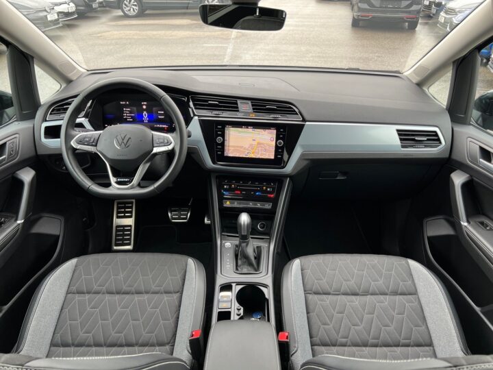 Abbildung Fahrzeugdetailansicht Volkswagen Touran - Nr. 9