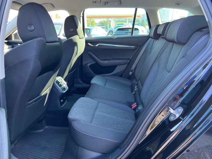 Abbildung Fahrzeugdetailansicht Skoda Octavia - Nr. 13