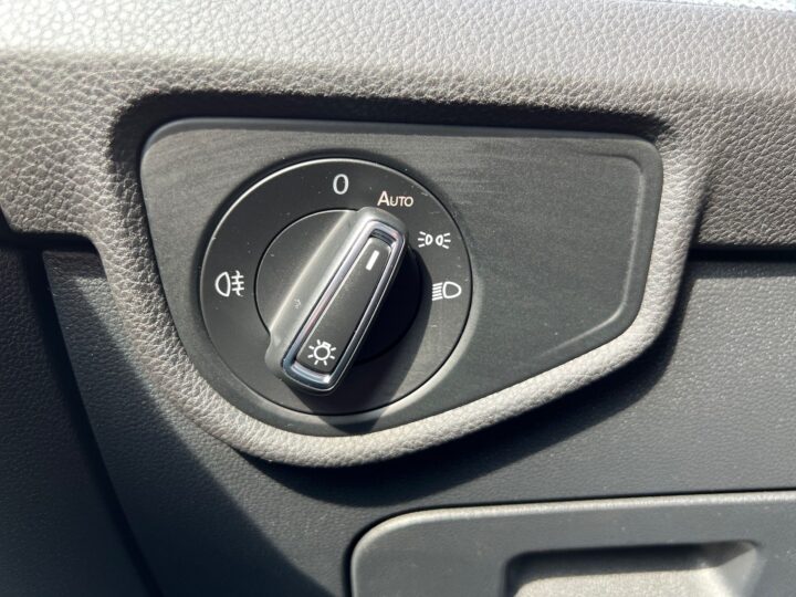 Abbildung Fahrzeugdetailansicht Volkswagen Touran - Nr. 44