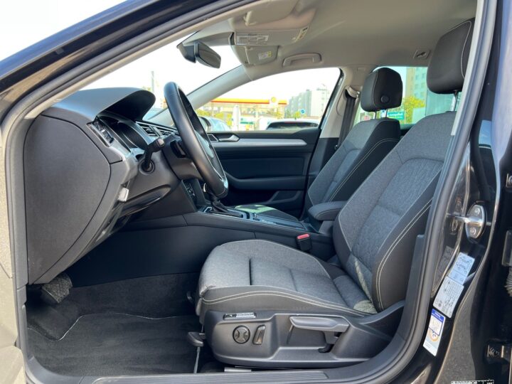 Abbildung Fahrzeugdetailansicht Volkswagen Passat Variant - Nr. 12