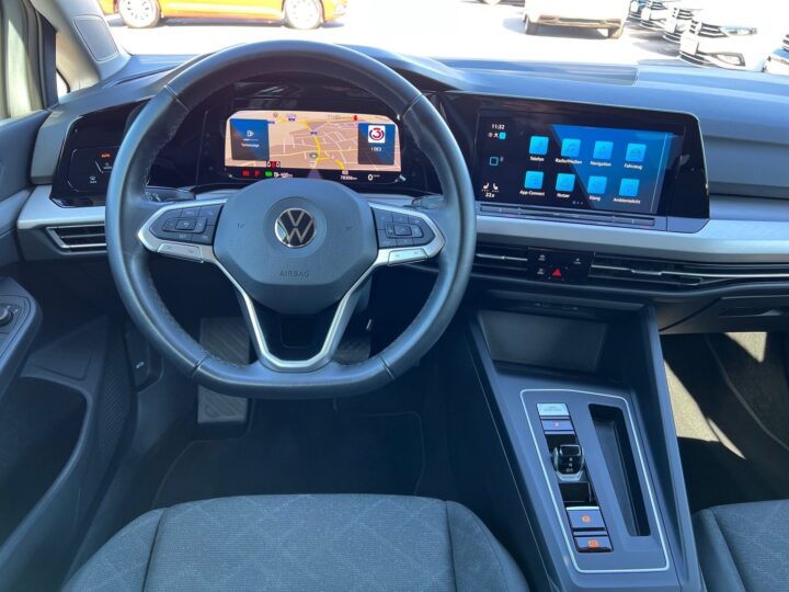 Abbildung Fahrzeugdetailansicht Volkswagen Golf Variant - Nr. 10