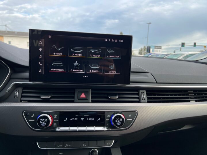 Abbildung Fahrzeugdetailansicht Audi A4 - Nr. 18