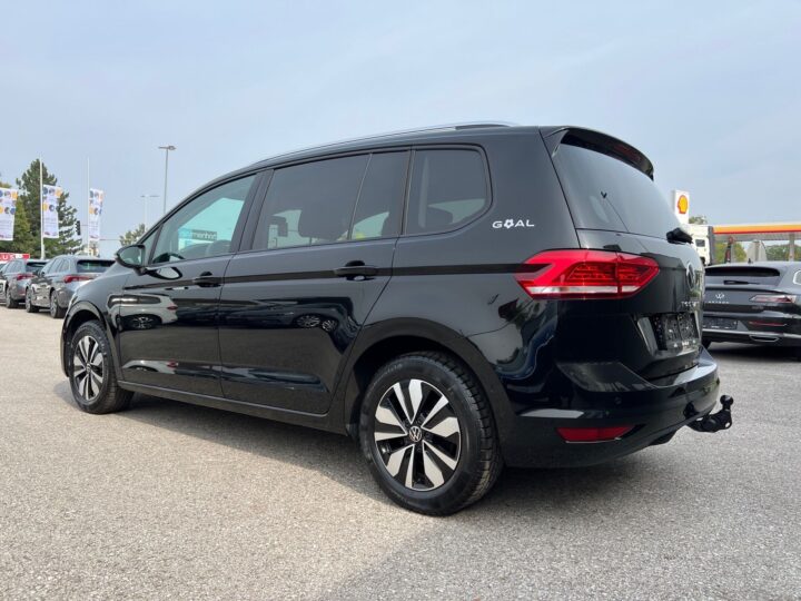 Abbildung Fahrzeugdetailansicht Volkswagen Touran - Nr. 4