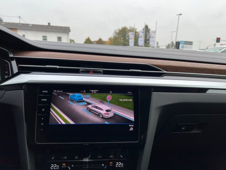 Abbildung Fahrzeugdetailansicht Volkswagen Arteon - Nr. 23