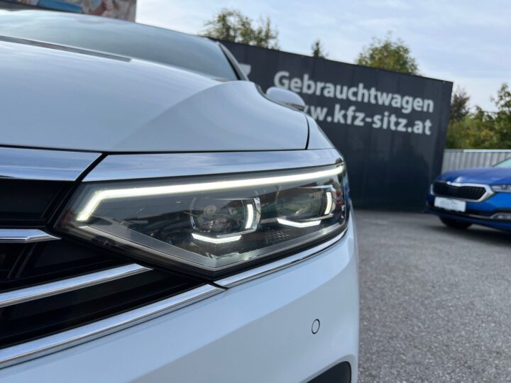Abbildung Fahrzeugdetailansicht Volkswagen Passat Variant - Nr. 36