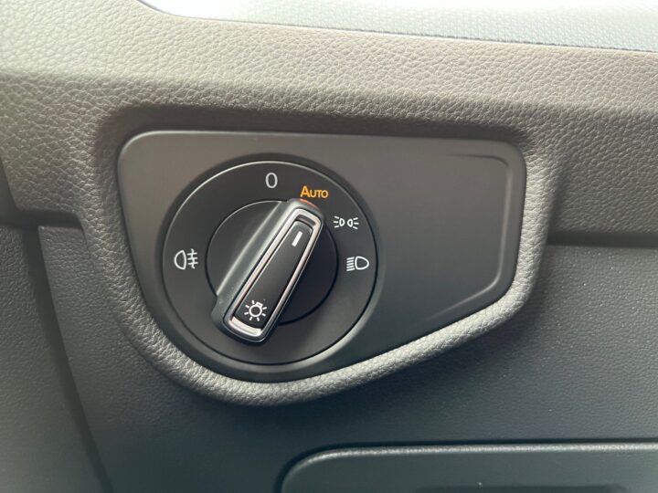 Abbildung Fahrzeugdetailansicht Volkswagen Touran - Nr. 46