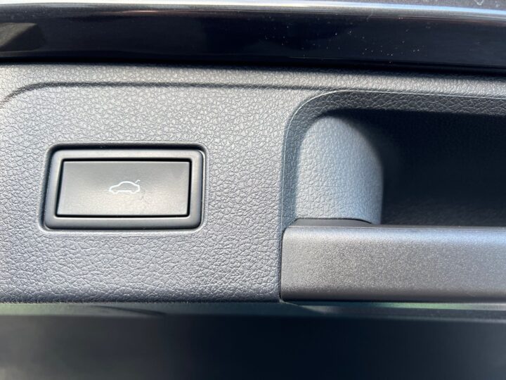 Abbildung Fahrzeugdetailansicht Volkswagen Passat Variant - Nr. 40