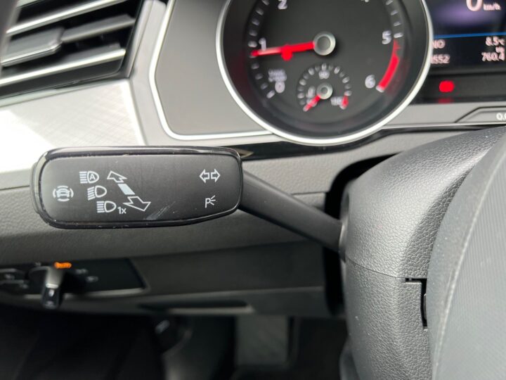 Abbildung Fahrzeugdetailansicht Volkswagen Passat Variant - Nr. 42