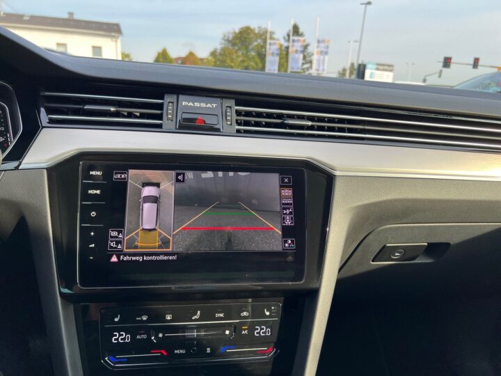 Abbildung Fahrzeugdetailansicht Volkswagen Passat Variant - Nr. 27