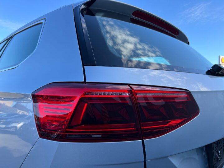 Abbildung Fahrzeugdetailansicht Volkswagen Passat Variant - Nr. 39