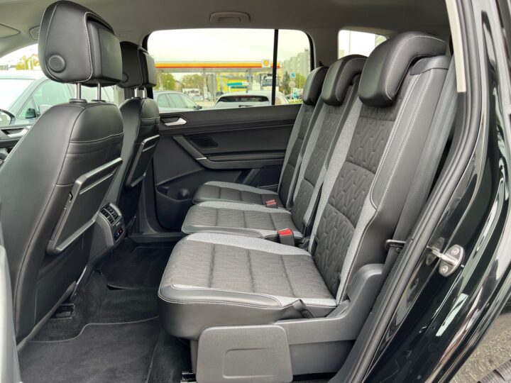 Abbildung Fahrzeugdetailansicht Volkswagen Touran - Nr. 13